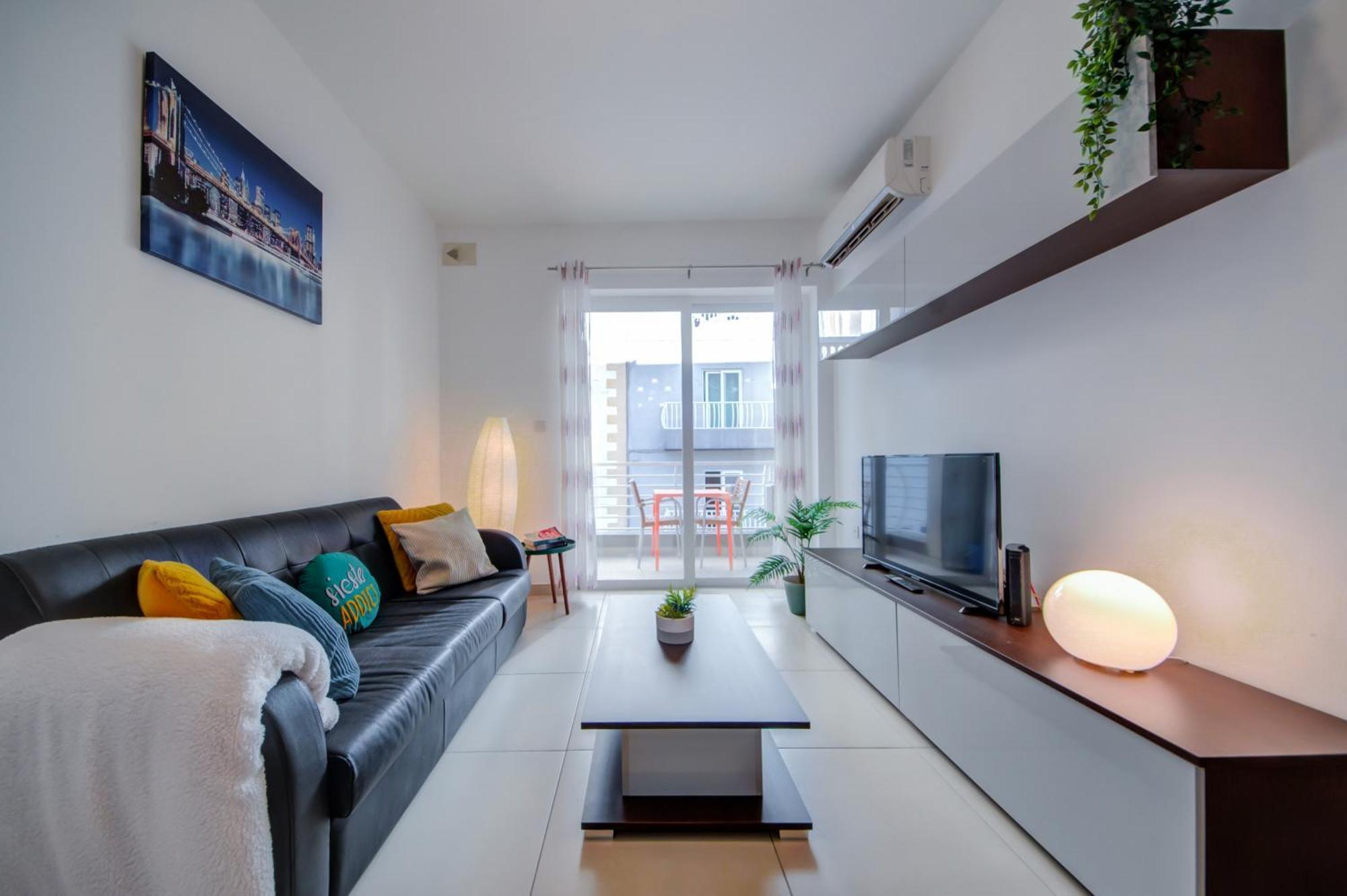 Prime Location, Modern Apartment In St Julian'S, Paceville, Apt 8 By Vaganza Сент Джулианс Экстерьер фото