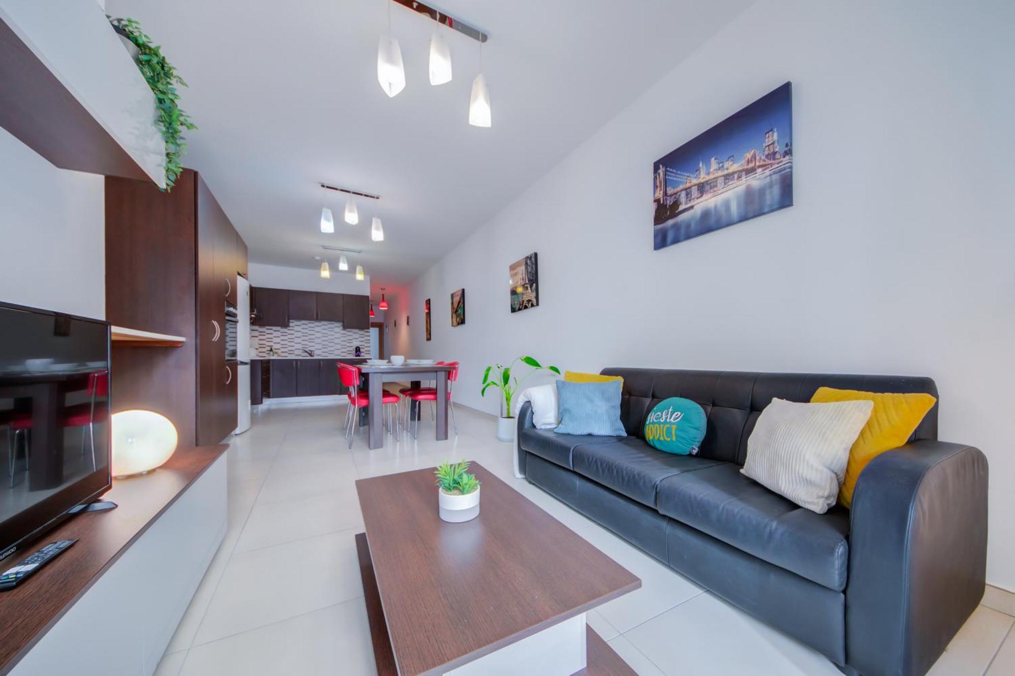 Prime Location, Modern Apartment In St Julian'S, Paceville, Apt 8 By Vaganza Сент Джулианс Экстерьер фото